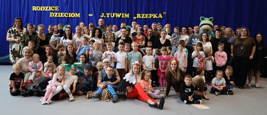 Radosny Dzień Rodziny w Szkole Podstawowej w Leśniowicach [GALERIA ZDJĘĆ]