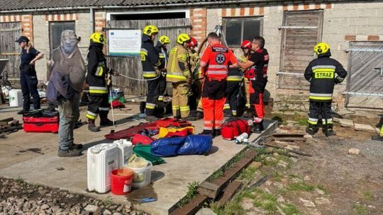 40-latek stracił równowagę i runął z kilku metrów na beton [ZDJĘCIA]