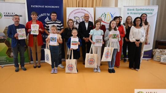 13 czerwca w Młodzieżowym Domu Kultury w Krasnymstawie odbyło się wręczenie dyplomów i nagród laureatom konkursu „Rodzina na sportowo”.