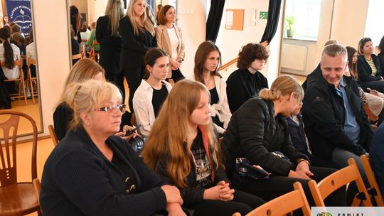 13 czerwca w Młodzieżowym Domu Kultury w Krasnymstawie odbyło się wręczenie dyplomów i nagród laureatom konkursu „Rodzina na sportowo”.