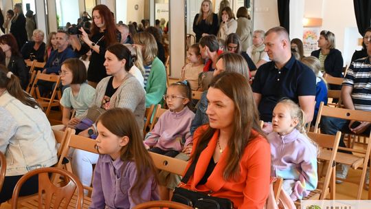 13 czerwca w Młodzieżowym Domu Kultury w Krasnymstawie odbyło się wręczenie dyplomów i nagród laureatom konkursu „Rodzina na sportowo”.