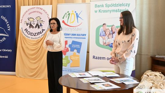 13 czerwca w Młodzieżowym Domu Kultury w Krasnymstawie odbyło się wręczenie dyplomów i nagród laureatom konkursu „Rodzina na sportowo”.