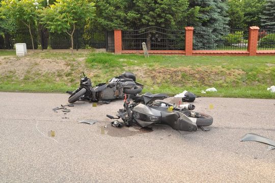 Krasnystaw. Dwa motory roztrzaskane. Dwóch kierowców zabrano do szpitala [ZDJĘCIA]