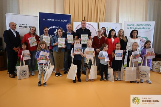 13 czerwca w Młodzieżowym Domu Kultury w Krasnymstawie odbyło się wręczenie dyplomów i nagród laureatom konkursu „Rodzina na sportowo”.