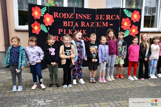 Krasnystaw: Rodzinne serca biją razem - piknik w Przedszkolu nr 4 [GALERIA ZDJĘĆ]