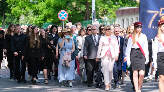 V Zjazd Absolwentów i Nauczycieli i 75-lecie II Liceum Ogólnokształcącego w Chełmie cz. I [GALERIA ZDJĘĆ]