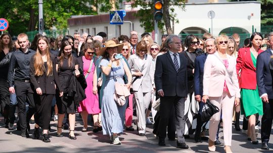 V Zjazd Absolwentów i Nauczycieli i 75-lecie II Liceum Ogólnokształcącego w Chełmie cz. I [GALERIA ZDJĘĆ]