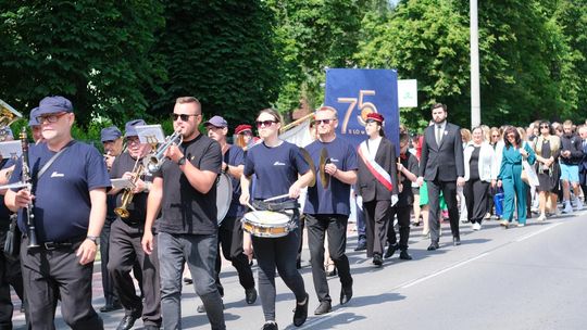 V Zjazd Absolwentów i Nauczycieli i 75-lecie II Liceum Ogólnokształcącego w Chełmie cz. I [GALERIA ZDJĘĆ]