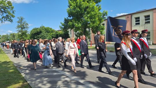 V Zjazd Absolwentów i Nauczycieli i 75-lecie II Liceum Ogólnokształcącego w Chełmie cz. I [GALERIA ZDJĘĆ]