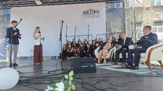 V Zjazd Absolwentów i Nauczycieli i 75-lecie II Liceum Ogólnokształcącego w Chełmie cz. II [GALERIA ZDJĘĆ]