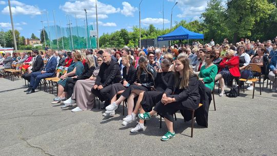 V Zjazd Absolwentów i Nauczycieli i 75-lecie II Liceum Ogólnokształcącego w Chełmie cz. II [GALERIA ZDJĘĆ]