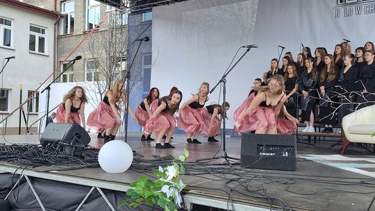 V Zjazd Absolwentów i Nauczycieli i 75-lecie II Liceum Ogólnokształcącego w Chełmie cz. II [GALERIA ZDJĘĆ]