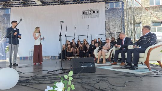 V Zjazd Absolwentów i Nauczycieli i 75-lecie II Liceum Ogólnokształcącego w Chełmie cz. II [GALERIA ZDJĘĆ]