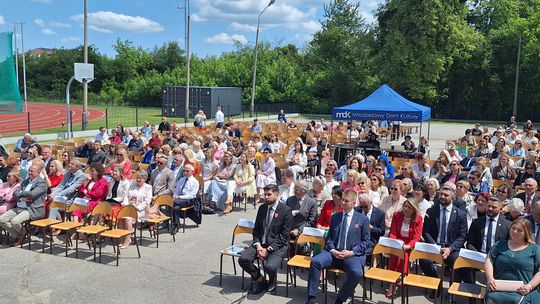 V Zjazd Absolwentów i Nauczycieli i 75-lecie II Liceum Ogólnokształcącego w Chełmie cz. II [GALERIA ZDJĘĆ]