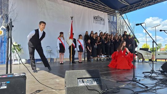 V Zjazd Absolwentów i Nauczycieli i 75-lecie II Liceum Ogólnokształcącego w Chełmie cz. II [GALERIA ZDJĘĆ]