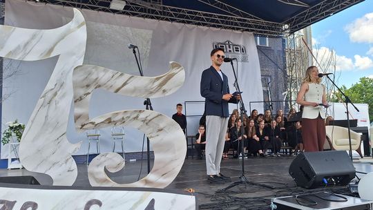 V Zjazd Absolwentów i Nauczycieli i 75-lecie II Liceum Ogólnokształcącego w Chełmie cz. II [GALERIA ZDJĘĆ]