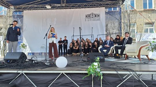 V Zjazd Absolwentów i Nauczycieli i 75-lecie II Liceum Ogólnokształcącego w Chełmie cz. II [GALERIA ZDJĘĆ]