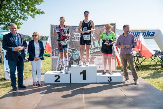 10. edycja Żelaznego Triathlonu. Zmęczenie, pot i szczęście z pokonanego wyzwania  [ZDJĘCIA]