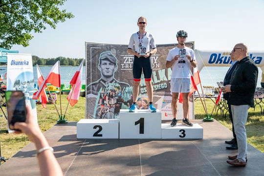 10. edycja Żelaznego Triathlonu. Zmęczenie, pot i szczęście z pokonanego wyzwania  [ZDJĘCIA]