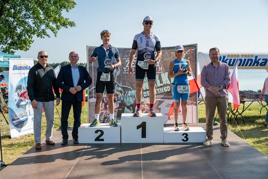 10. edycja Żelaznego Triathlonu. Zmęczenie, pot i szczęście z pokonanego wyzwania  [ZDJĘCIA]