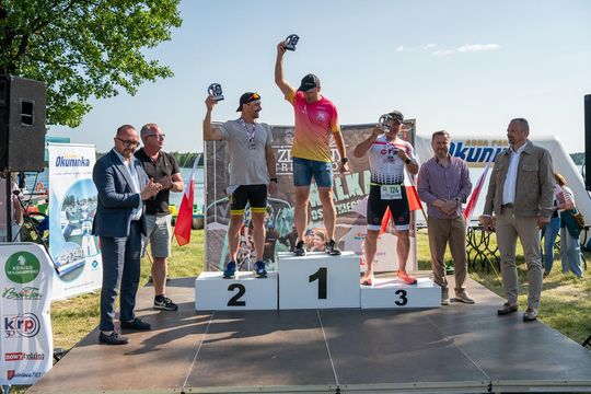 10. edycja Żelaznego Triathlonu. Zmęczenie, pot i szczęście z pokonanego wyzwania  [ZDJĘCIA]