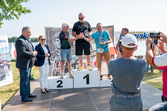 10. edycja Żelaznego Triathlonu. Zmęczenie, pot i szczęście z pokonanego wyzwania  [ZDJĘCIA]