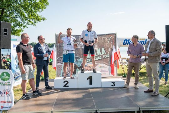 10. edycja Żelaznego Triathlonu. Zmęczenie, pot i szczęście z pokonanego wyzwania  [ZDJĘCIA]