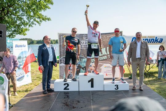 10. edycja Żelaznego Triathlonu. Zmęczenie, pot i szczęście z pokonanego wyzwania  [ZDJĘCIA]