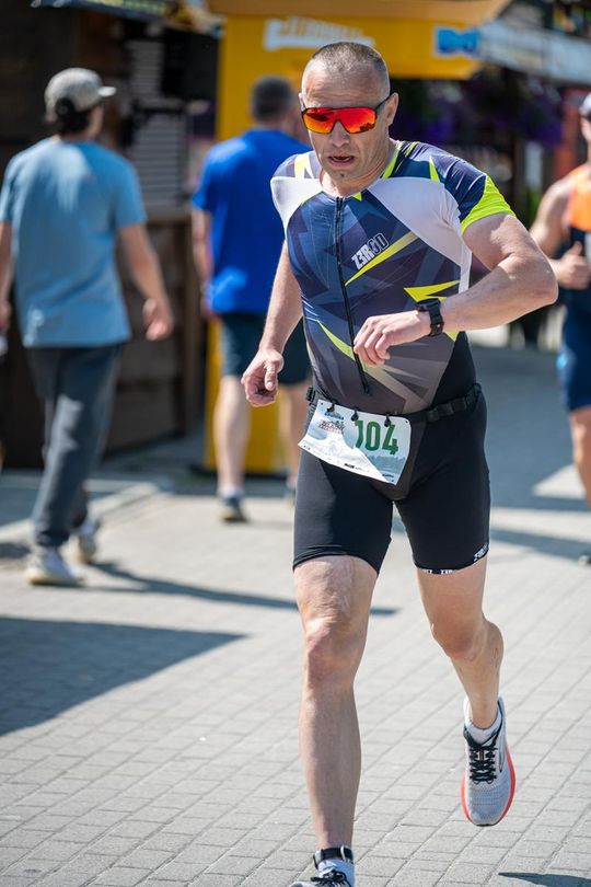 10. edycja Żelaznego Triathlonu. Zmęczenie, pot i szczęście z pokonanego wyzwania  [ZDJĘCIA]