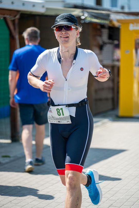 10. edycja Żelaznego Triathlonu. Zmęczenie, pot i szczęście z pokonanego wyzwania  [ZDJĘCIA]