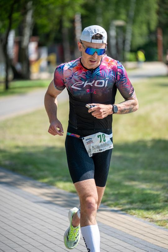 10. edycja Żelaznego Triathlonu. Zmęczenie, pot i szczęście z pokonanego wyzwania  [ZDJĘCIA]
