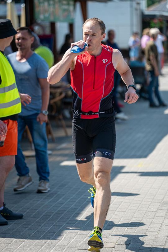 10. edycja Żelaznego Triathlonu. Zmęczenie, pot i szczęście z pokonanego wyzwania  [ZDJĘCIA]