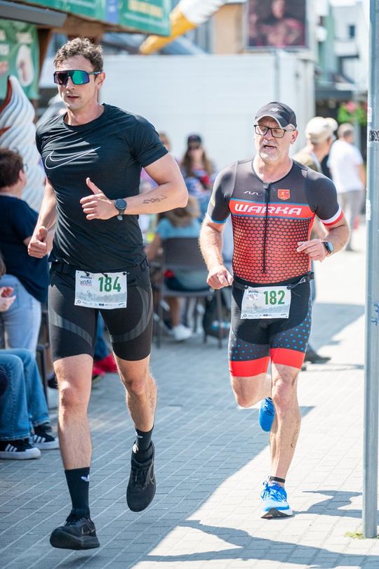 10. edycja Żelaznego Triathlonu. Zmęczenie, pot i szczęście z pokonanego wyzwania  [ZDJĘCIA]