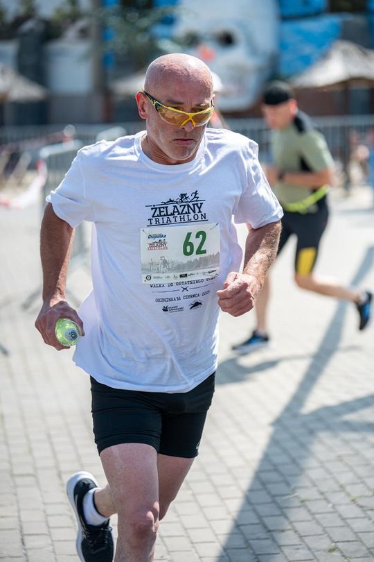 10. edycja Żelaznego Triathlonu. Zmęczenie, pot i szczęście z pokonanego wyzwania  [ZDJĘCIA]