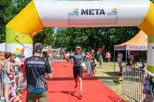 10. edycja Żelaznego Triathlonu. Zmęczenie, pot i szczęście z pokonanego wyzwania  [ZDJĘCIA]