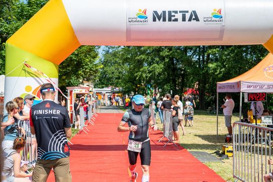 10. edycja Żelaznego Triathlonu. Zmęczenie, pot i szczęście z pokonanego wyzwania  [ZDJĘCIA]