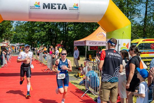 10. edycja Żelaznego Triathlonu. Zmęczenie, pot i szczęście z pokonanego wyzwania  [ZDJĘCIA]