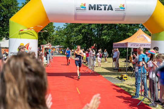 10. edycja Żelaznego Triathlonu. Zmęczenie, pot i szczęście z pokonanego wyzwania  [ZDJĘCIA]