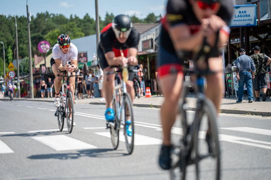 10. edycja Żelaznego Triathlonu. Zmęczenie, pot i szczęście z pokonanego wyzwania  [ZDJĘCIA]