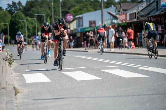 10. edycja Żelaznego Triathlonu. Zmęczenie, pot i szczęście z pokonanego wyzwania  [ZDJĘCIA]