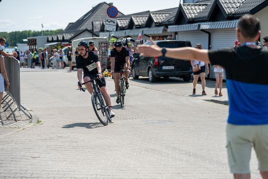 10. edycja Żelaznego Triathlonu. Zmęczenie, pot i szczęście z pokonanego wyzwania  [ZDJĘCIA]