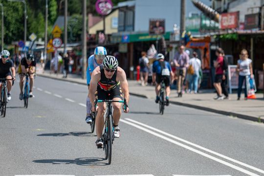 10. edycja Żelaznego Triathlonu. Zmęczenie, pot i szczęście z pokonanego wyzwania  [ZDJĘCIA]