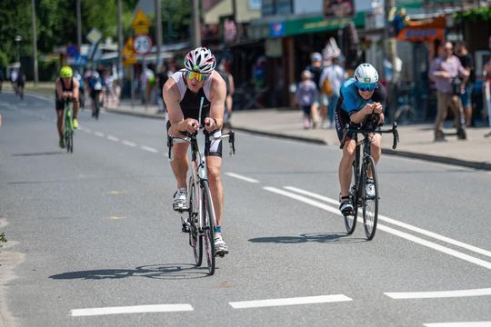 10. edycja Żelaznego Triathlonu. Zmęczenie, pot i szczęście z pokonanego wyzwania  [ZDJĘCIA]