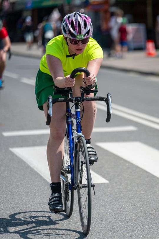 10. edycja Żelaznego Triathlonu. Zmęczenie, pot i szczęście z pokonanego wyzwania  [ZDJĘCIA]