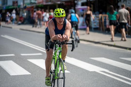 10. edycja Żelaznego Triathlonu. Zmęczenie, pot i szczęście z pokonanego wyzwania  [ZDJĘCIA]