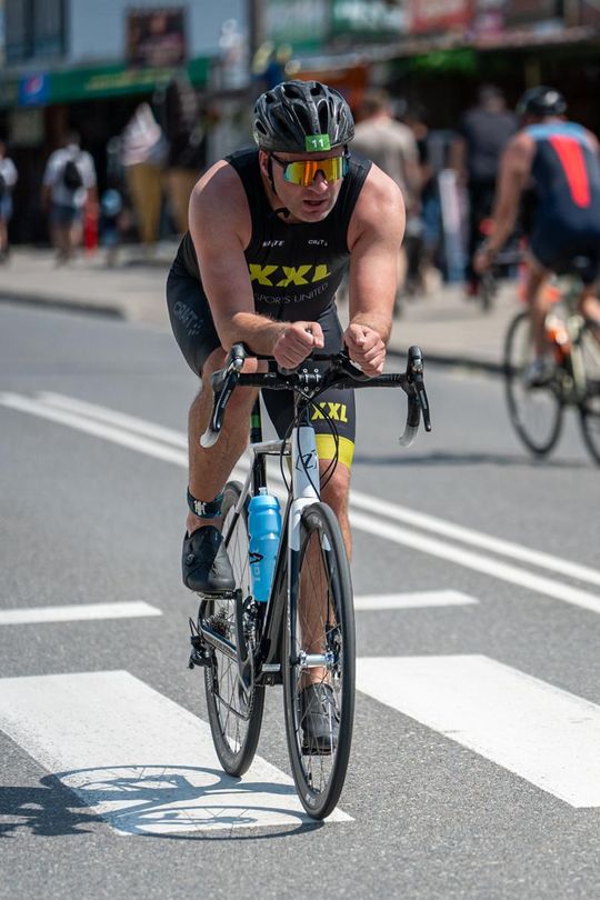 10. edycja Żelaznego Triathlonu. Zmęczenie, pot i szczęście z pokonanego wyzwania  [ZDJĘCIA]