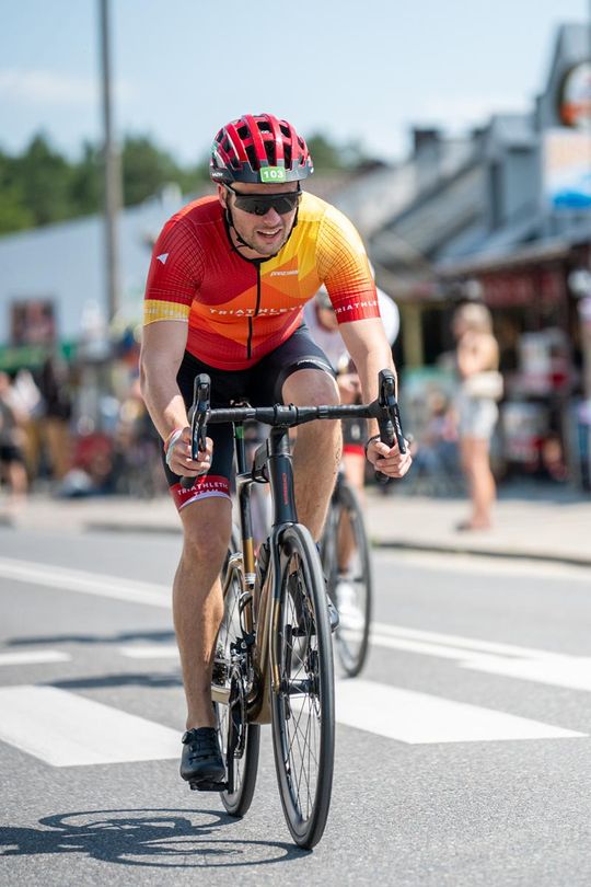 10. edycja Żelaznego Triathlonu. Zmęczenie, pot i szczęście z pokonanego wyzwania  [ZDJĘCIA]