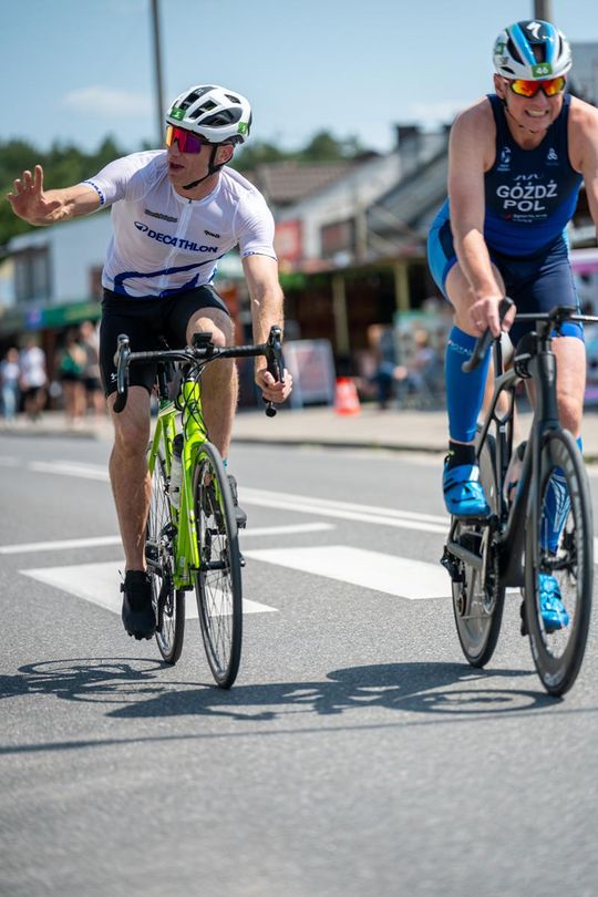 10. edycja Żelaznego Triathlonu. Zmęczenie, pot i szczęście z pokonanego wyzwania  [ZDJĘCIA]