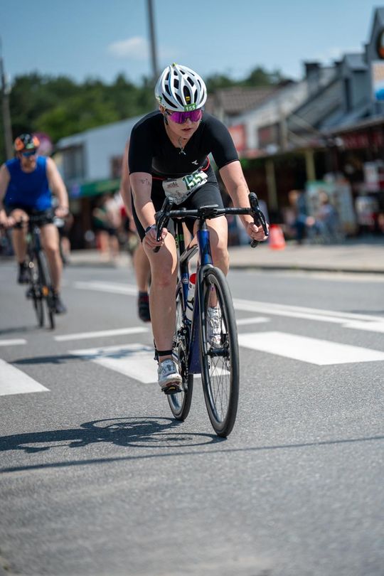 10. edycja Żelaznego Triathlonu. Zmęczenie, pot i szczęście z pokonanego wyzwania  [ZDJĘCIA]