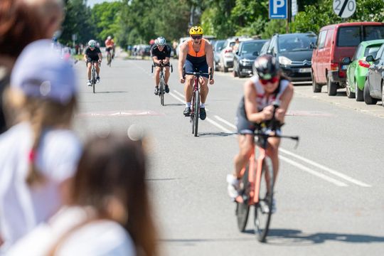 10. edycja Żelaznego Triathlonu. Zmęczenie, pot i szczęście z pokonanego wyzwania  [ZDJĘCIA]